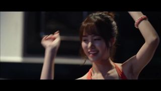 Jin Se Yeon  - Shaking it in a bikini