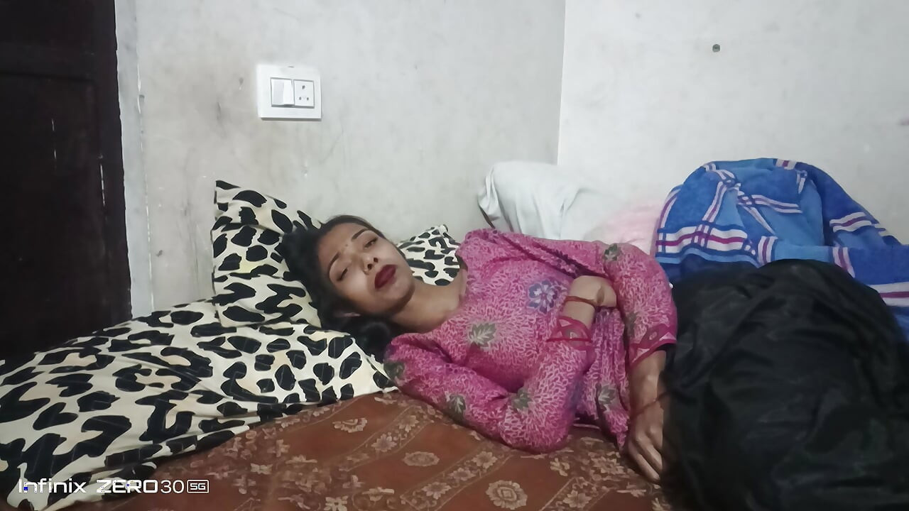 Patni seks ke lie utsahit ho gee aur pati ka skhalan ho gaya