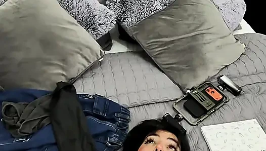 Aaliyah kameramanı tarafından sikiliyor