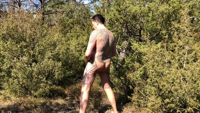 Jerked off outdoor and having a horny cumshot