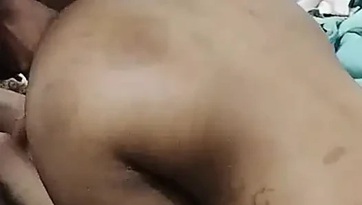 Pacar teman bs Dia sangat cantik, aku jatuh cinta segera setelah aku melihatnya, dia juga mulai menyukaiku sedikit,