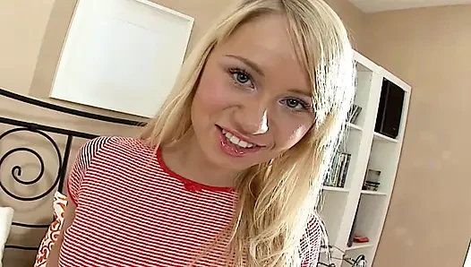 Atemberaubende blonde französin isst sperma nach heißem analfick