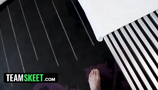 Athena si gadis remaja 18 tahun dengan memek sempitnya dientot kontol besar di ruangan casting bokep - adegan lengkap teamskeet