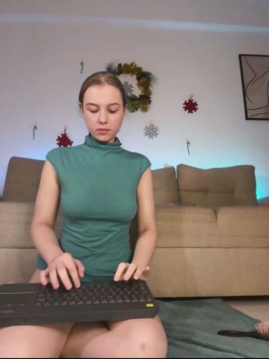 Sucking the dildo and anal fingering with jucielussie
