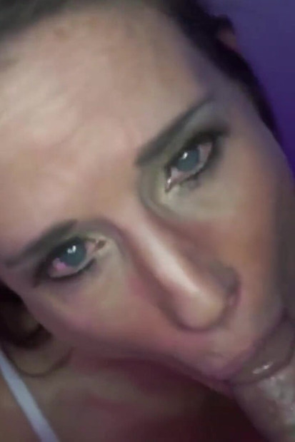 Sofie Marie XXX kompilace kouření