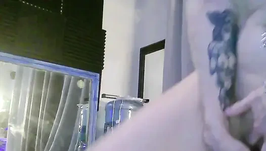 Zoey Portland играет с киской