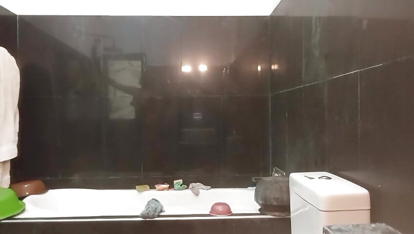 Dildo Annen kanssa Colombossa Sri Lankassa isot tissit ja märkä mehukas pillu yöllä