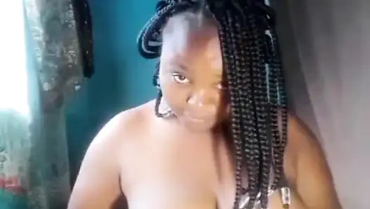 Große schwarze arsch-muschi-show