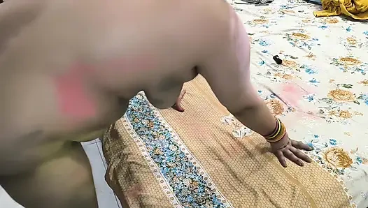 Празднование Holi Festival с цветным хардкорным сексом