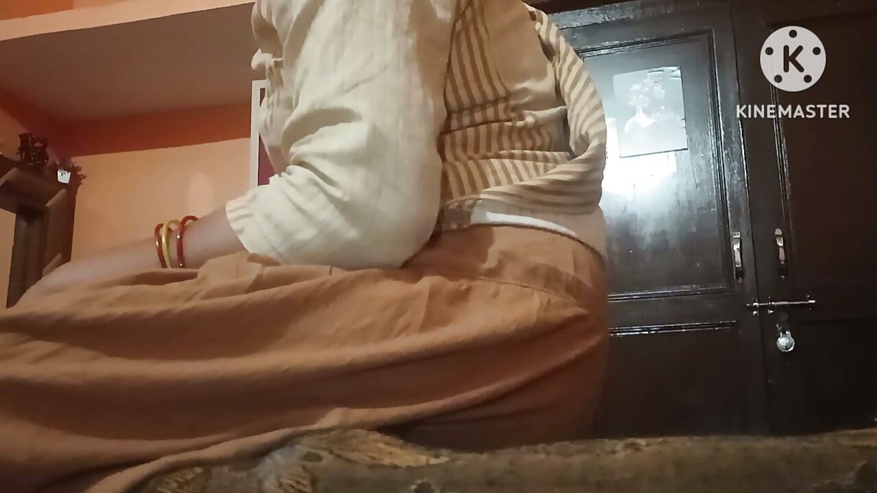 Yeni bhabhi'nin doggy style sert sikişi