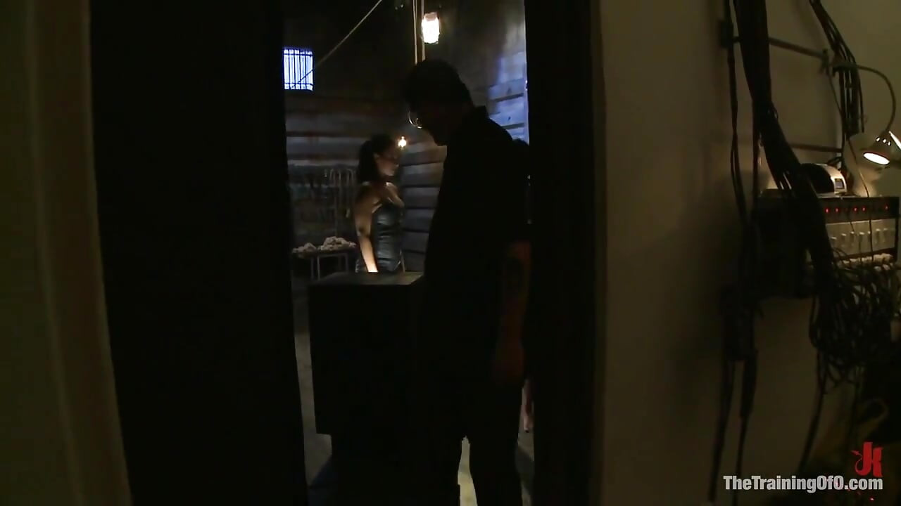 Training Lily Labeau - Day Two Trust, Deprivation, Humiliation, & Proper Service to a Female