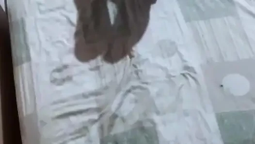Kızıl saçlı kızın ilk kez anal tıkaçla denemesi