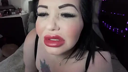 Cewek semok ini lagi asik muasin memeknya pakai mainan seks sampai orgasme