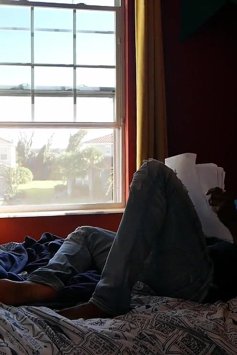 ドリップドロップ・ヴィッキー・ヴェローナが勉強しようとする彼を抱く!!