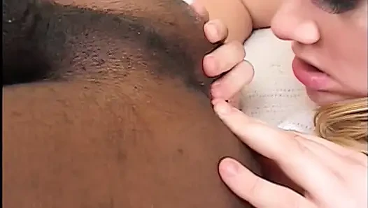 Büyük zenci yarağı beni azdırıyor ve düz sert seks istiyorum