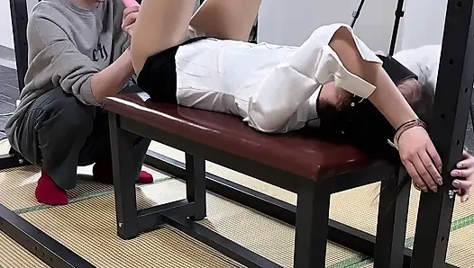 Parçalanan kızlar için titreşim oyunu