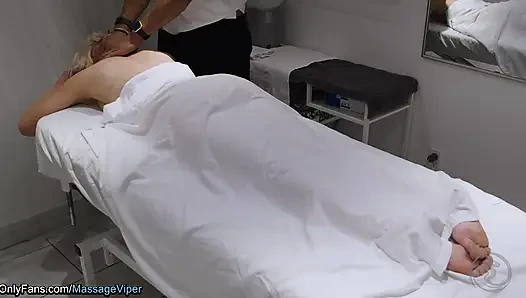Sexy Female Massage Client Flashing Her Pussy to the Therapist