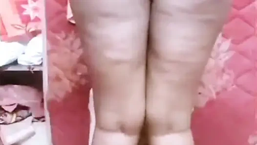 Индийская тамильская жена дези Renu обнаженная вживую вызов Сахар отчим шлепает киску пальцами, задница трахает горячий голос!