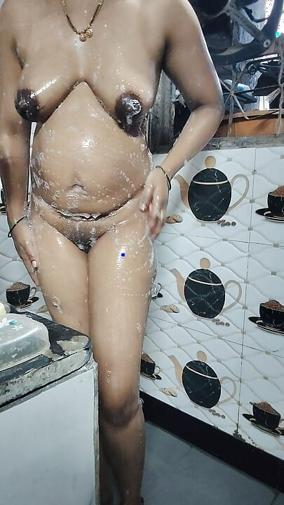 indian girl bathing nude