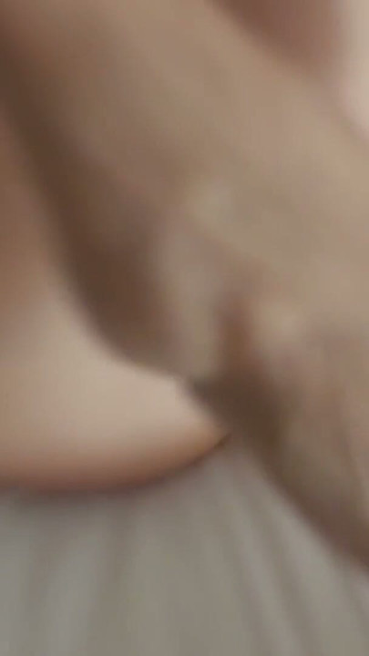Loira madura amadora sexy Selena desfruta dos seus jogos sexuais diários | Clip 1