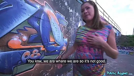 Kamu görevlisi - Elisa Tiger otoyolun altında domalarak sikişmeyi seviyor