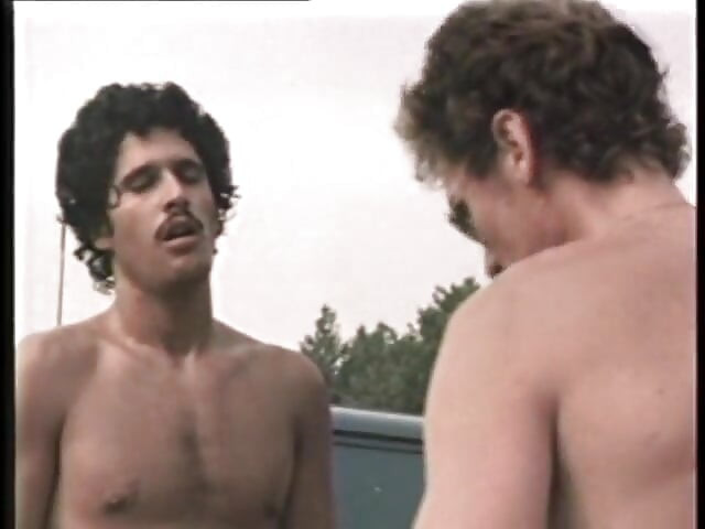 Ein junges küken wurde von john holmes bei einem pickup geknallt