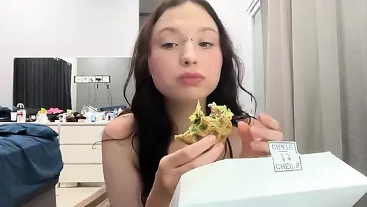 AKU PAMER TOKETKU DI STREAMING