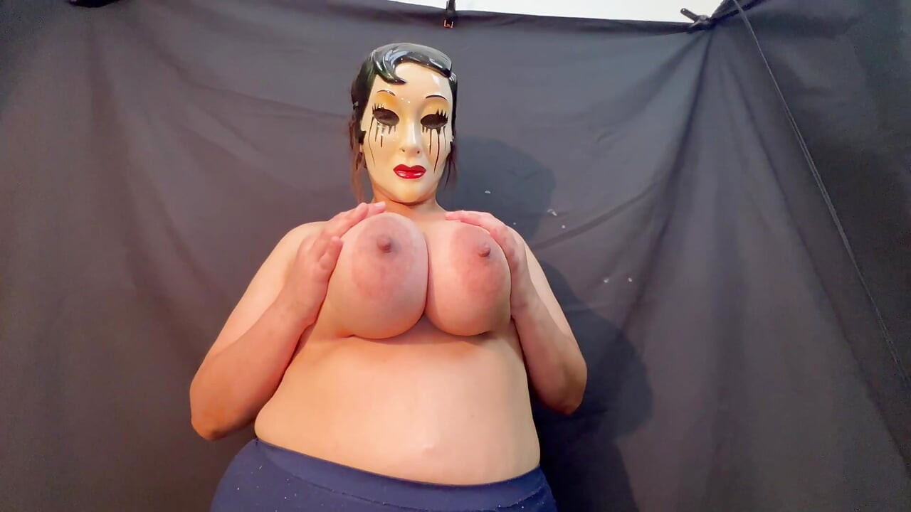 Pin up Girl Titty Twister