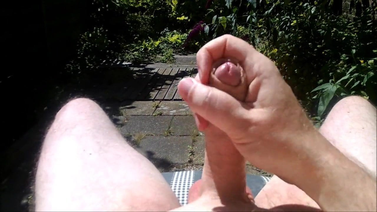 Masturbate in my garden