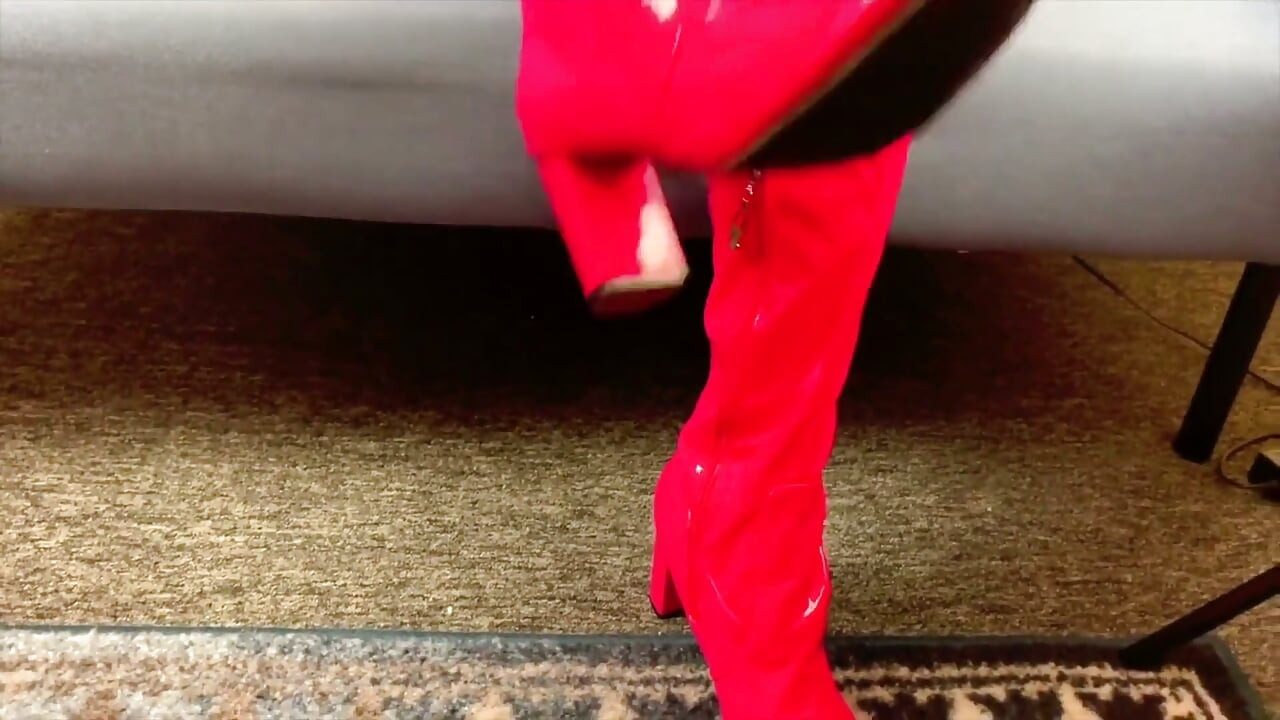 Femme Domme: POV obožavanje čizama
