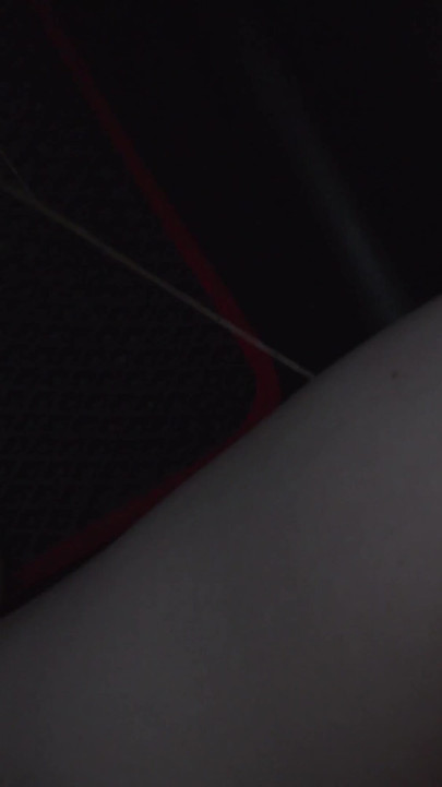 Herrin mit einem riesigen schwanz melkt deinen jungfräulichen mund | Clip 1