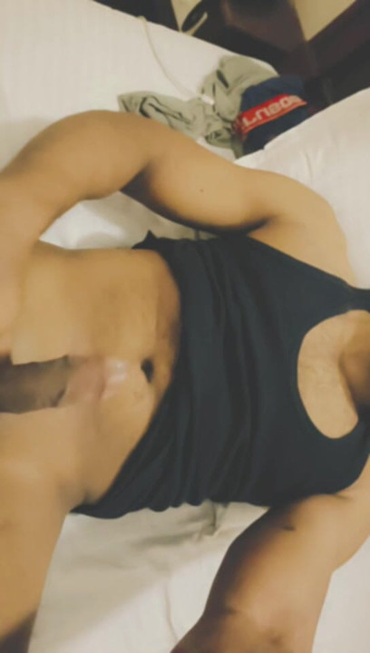 Teen boy in oyo room leak.. suscribe my channel and like me.... Masturbating