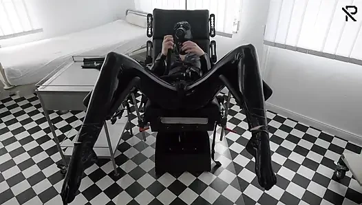 Lastik kliniğinde solo gasmask oyunları bölüm bir