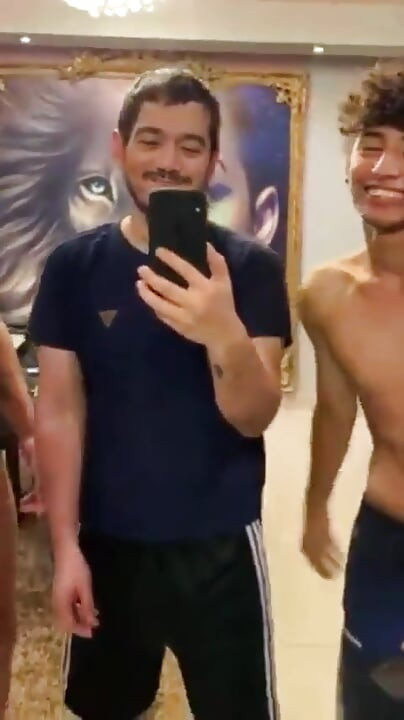 Hot Bath! Two Curious Latinos End in Deep Anal Sex with Thick Sperm!