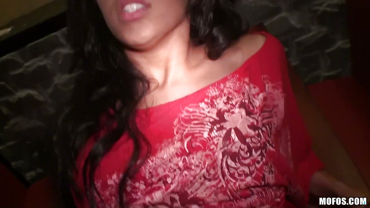 Latina Sex Tapes - Goregous Brunett Gia Steel Förför Trey på kontoret med sin fantastiska bröst &röv