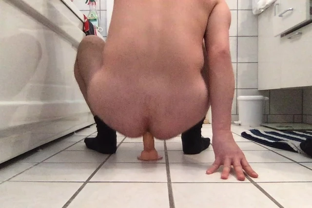 17 cm dildo in my ass