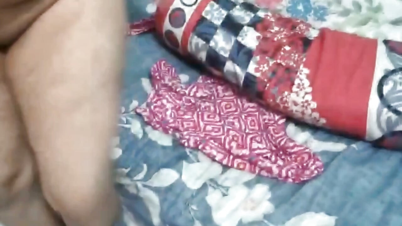 Sexy village bhabhi pussy massage with her boyfriend and fucked hard