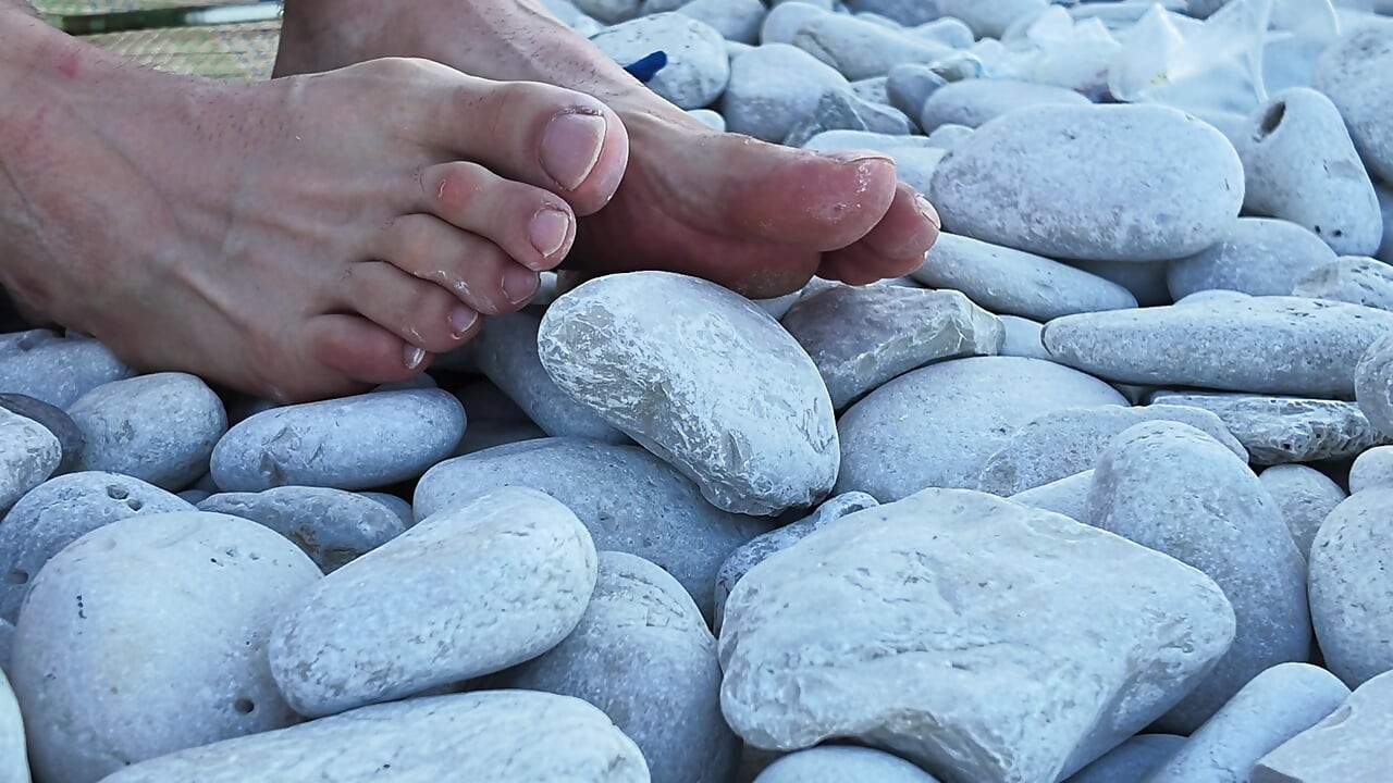 Bare Feet at the Beach - 5 Minutes of Toes, Soles & Close-Ups