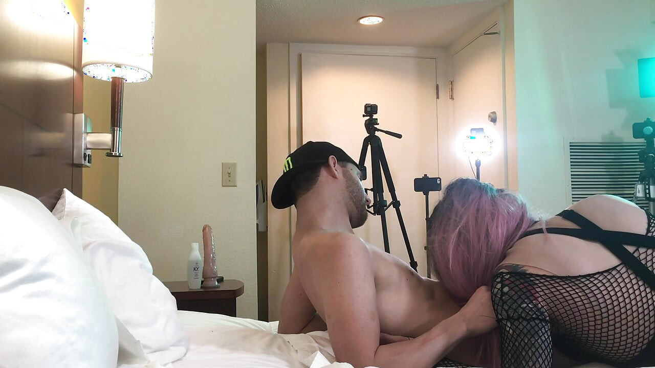 Goth travestiet Jade Madison pik zuigen - compilatie 6
