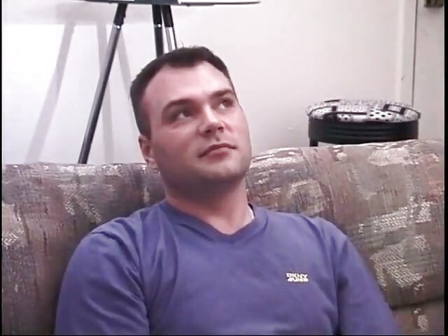 Young geeky stud opens his legs wide for his boyfriend to drill his ass