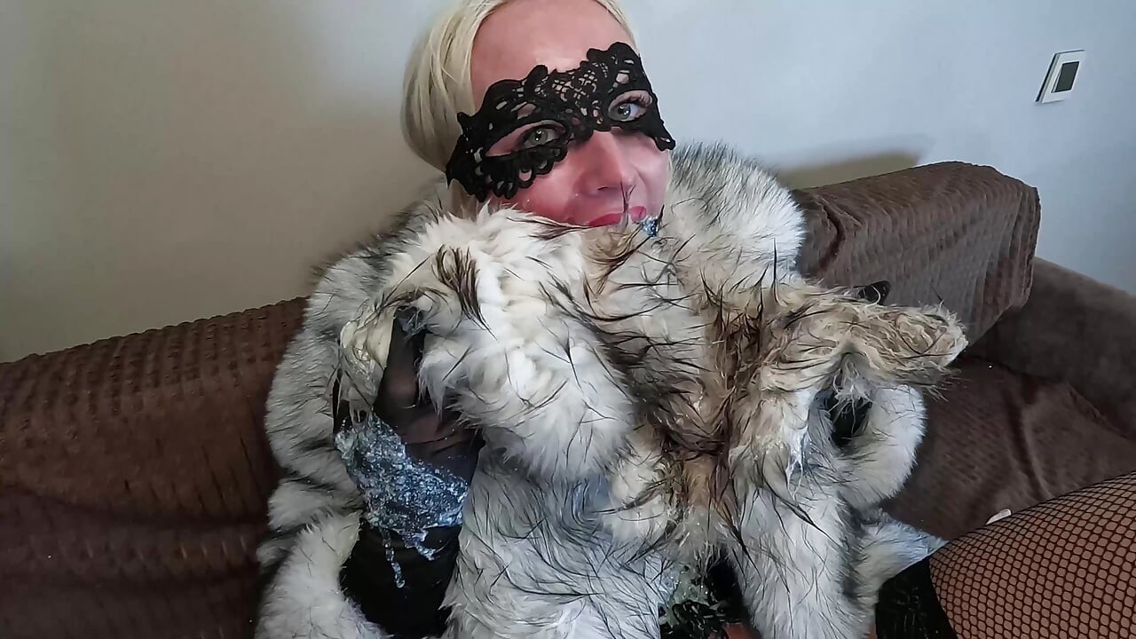 Masked Filthy Slut in Fur Coat Peed on Her Face, Stuffed Her Cunt with Furs and Swallow All the Cum