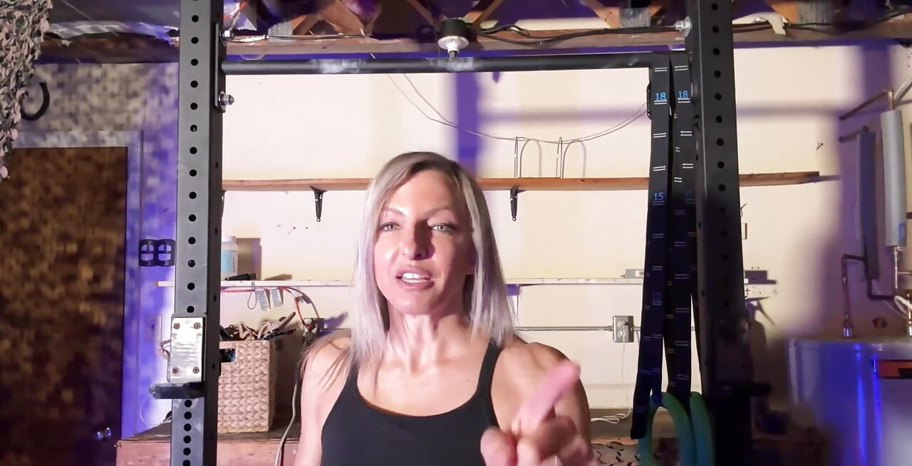 Strong Blonde Pull-ups