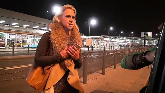 Abholung vom Flughafen - Sasha Steele