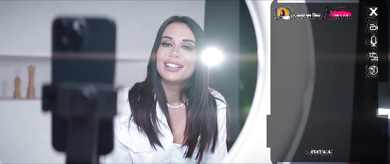 Freya Ferrari: Influencer zostaje zerżnięta w dupę na stole