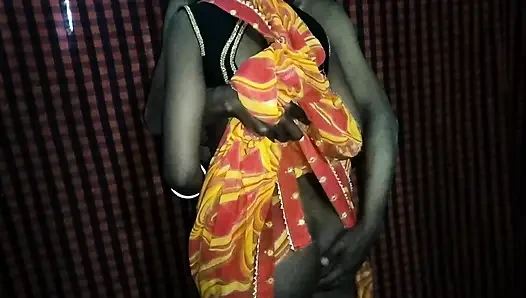 The husband was not at home, so the wife called her boyfriend and had sex with him.desi