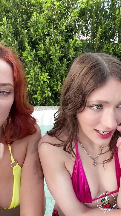 Cherry candle dan katie lagi asik ngentot sampai belepotan di kolam renang