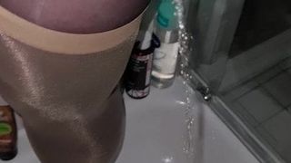 geiles pissen in der dusche