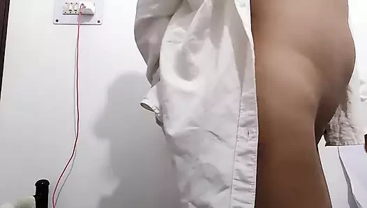 Pahli baar pani nikal ungali karke first time girl masturbating and squi...