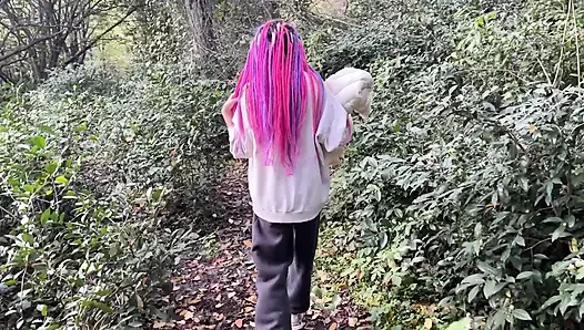 Ich Traf Perverses Devotes Mädchen Im Freien Und Bestrafte Ihre Muschi