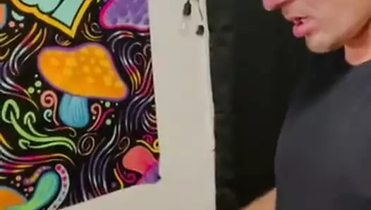 Düz evli dövme üvey baba Grindr adamdan eşcinsel oral seks alır